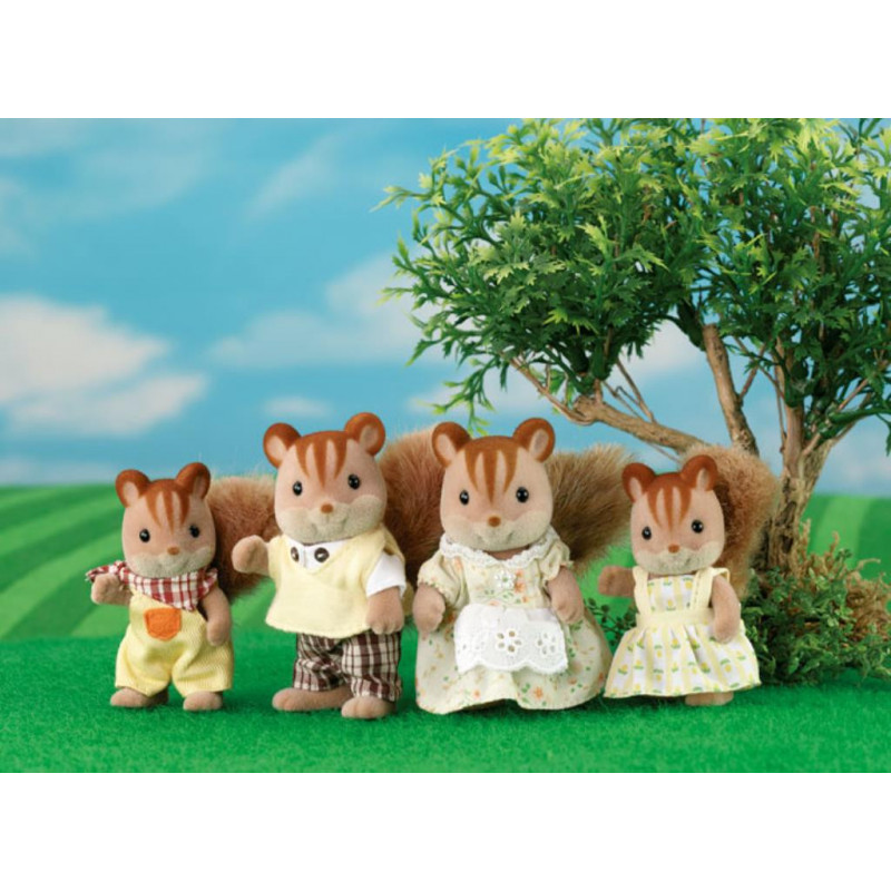 Walnut Squirrel Family by Sylvanian Families main image 1